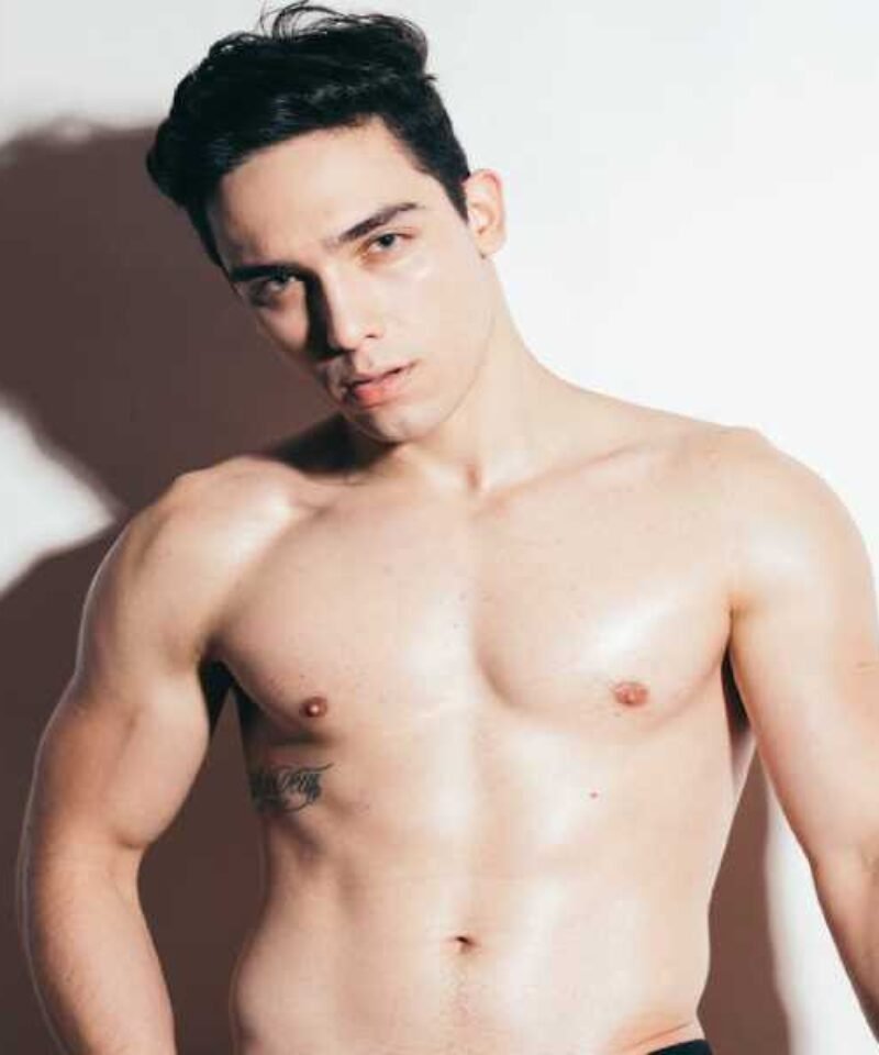 Homepage Booking 16 Cocktails with Topless Butler Lisbon