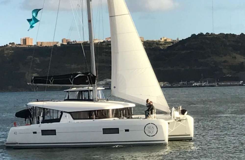 catamaran cruise lisbon