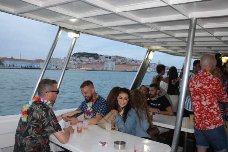 Large Boat Cruise Lisbon – 1 to 80 Guests